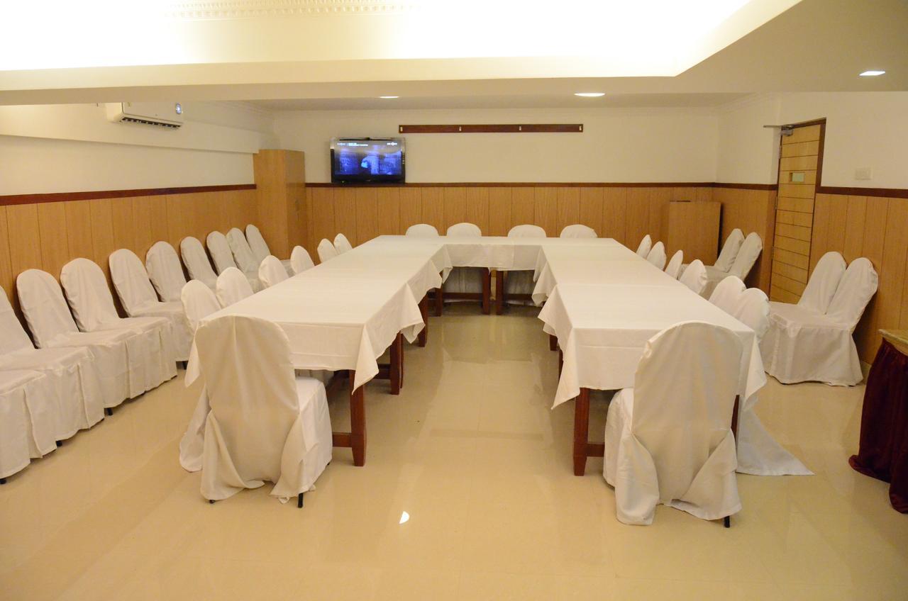 Trinity Suits Bangalore Extérieur photo