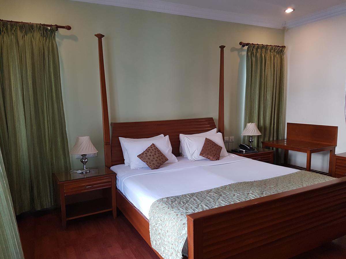 Trinity Suits Bangalore Extérieur photo