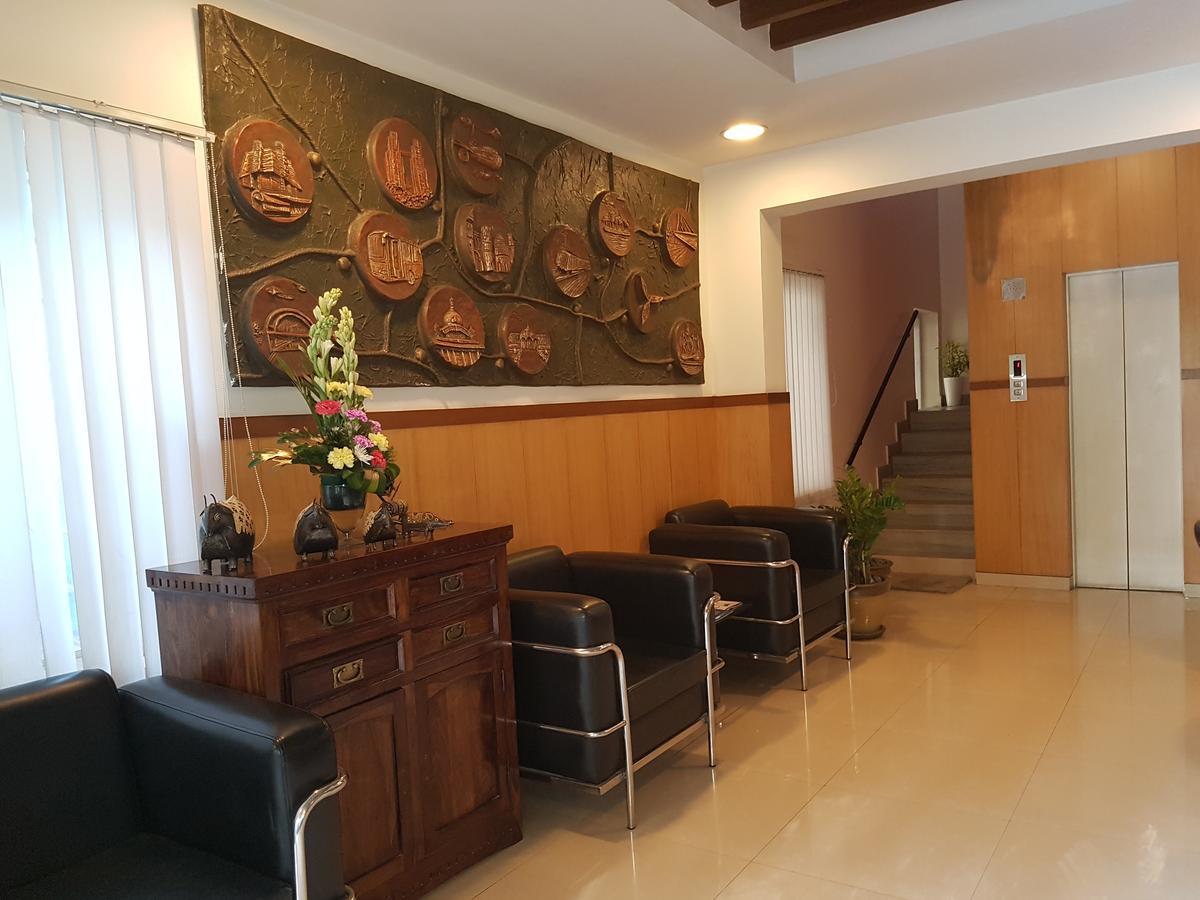 Trinity Suits Bangalore Extérieur photo